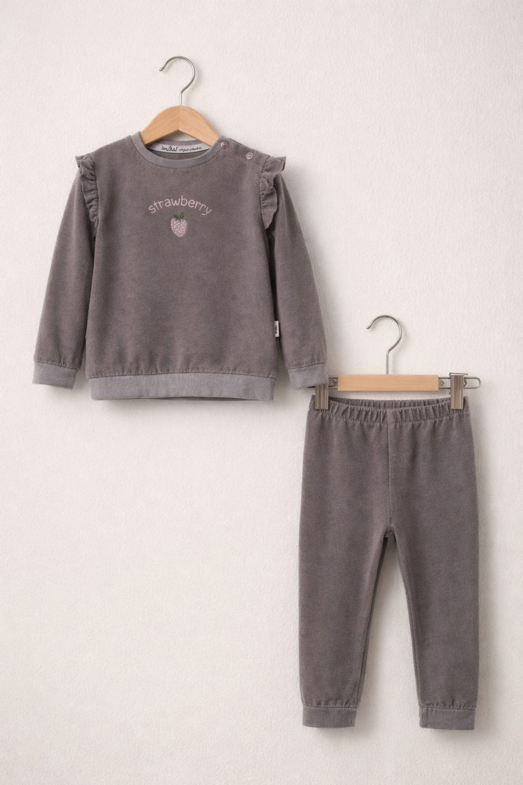 441559 Strawbery  Çiçek Nakış Kot Takım