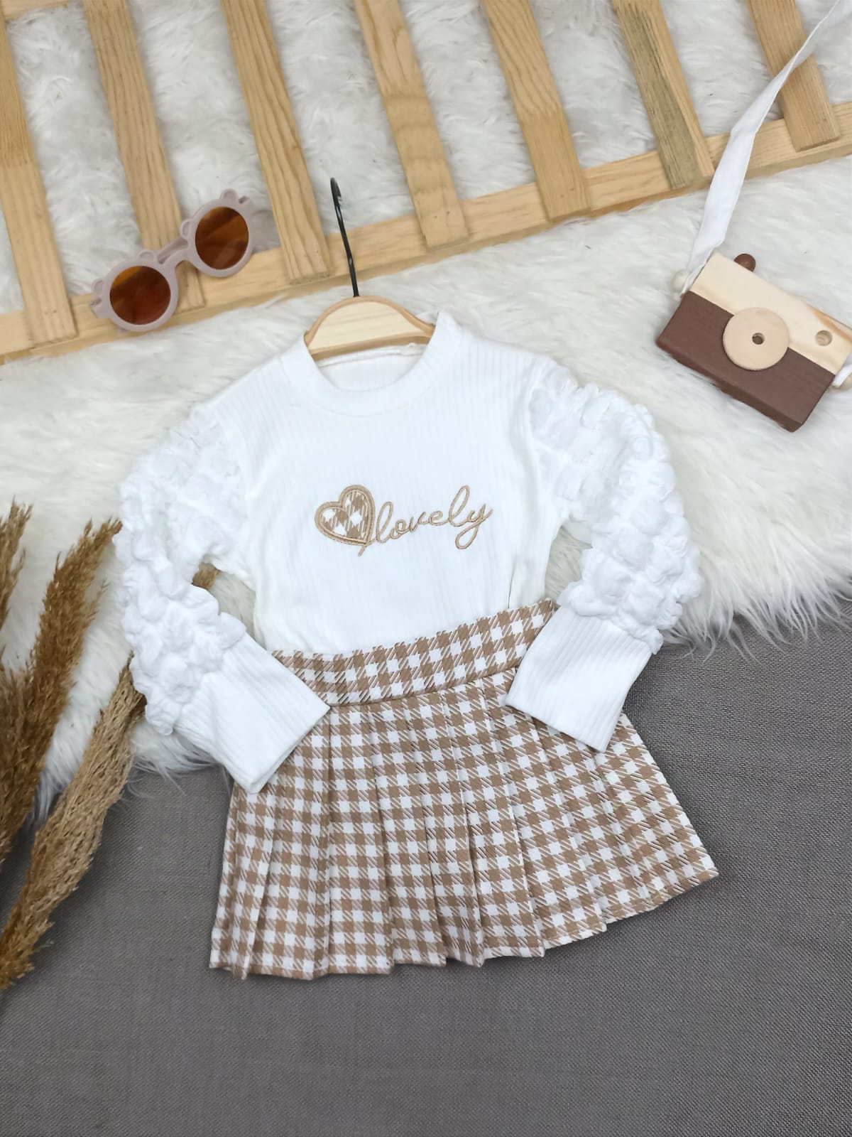 TKM-1175 KALPLİ LOVELY NAKIŞLI ŞORT ETEKLİ TAKIM  - 2 Yaş