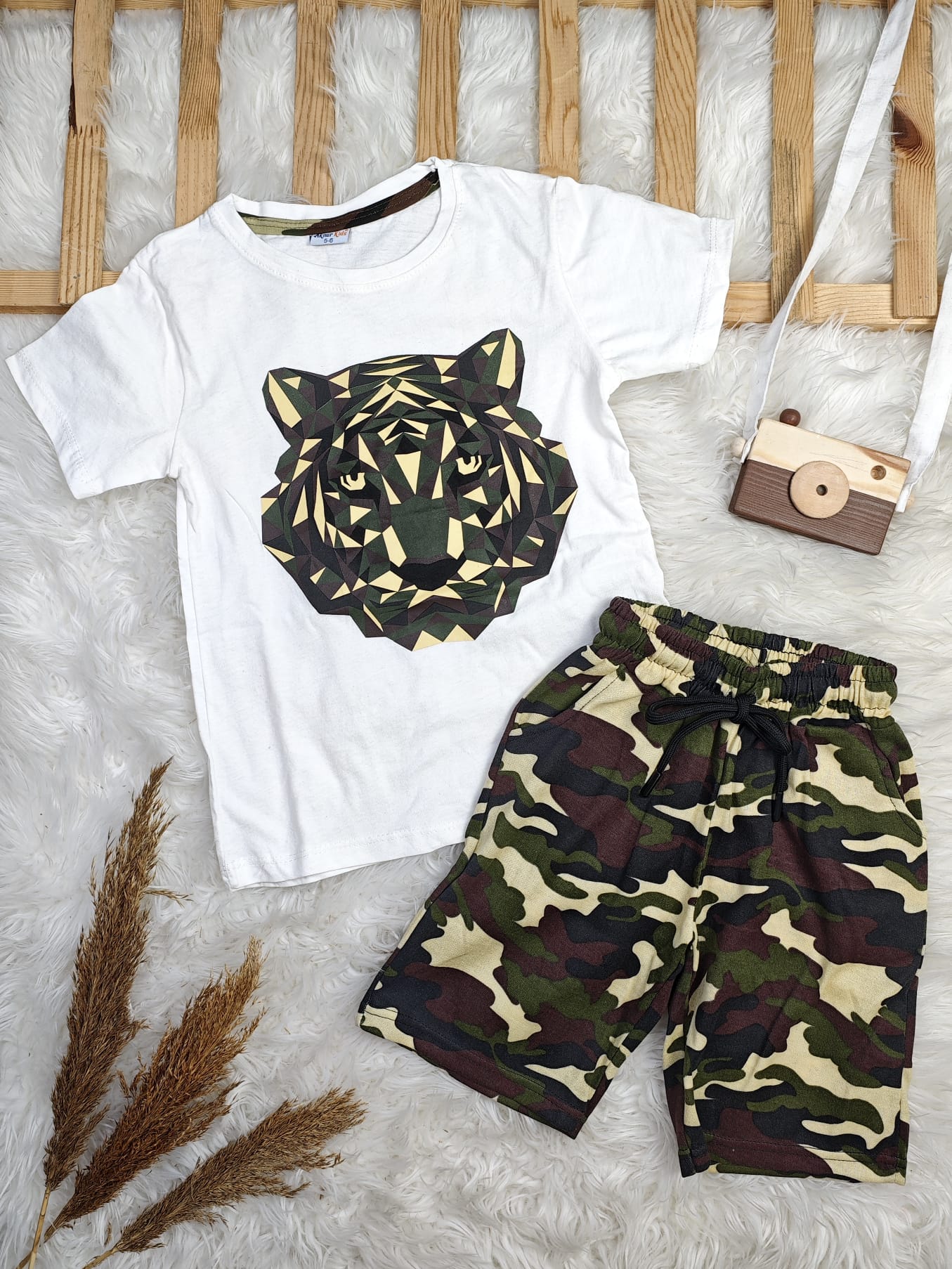 9182 KAMUFLAJ KAPLAN ŞORTLU TAKIM  - Beyaz / 5-6 Yaş