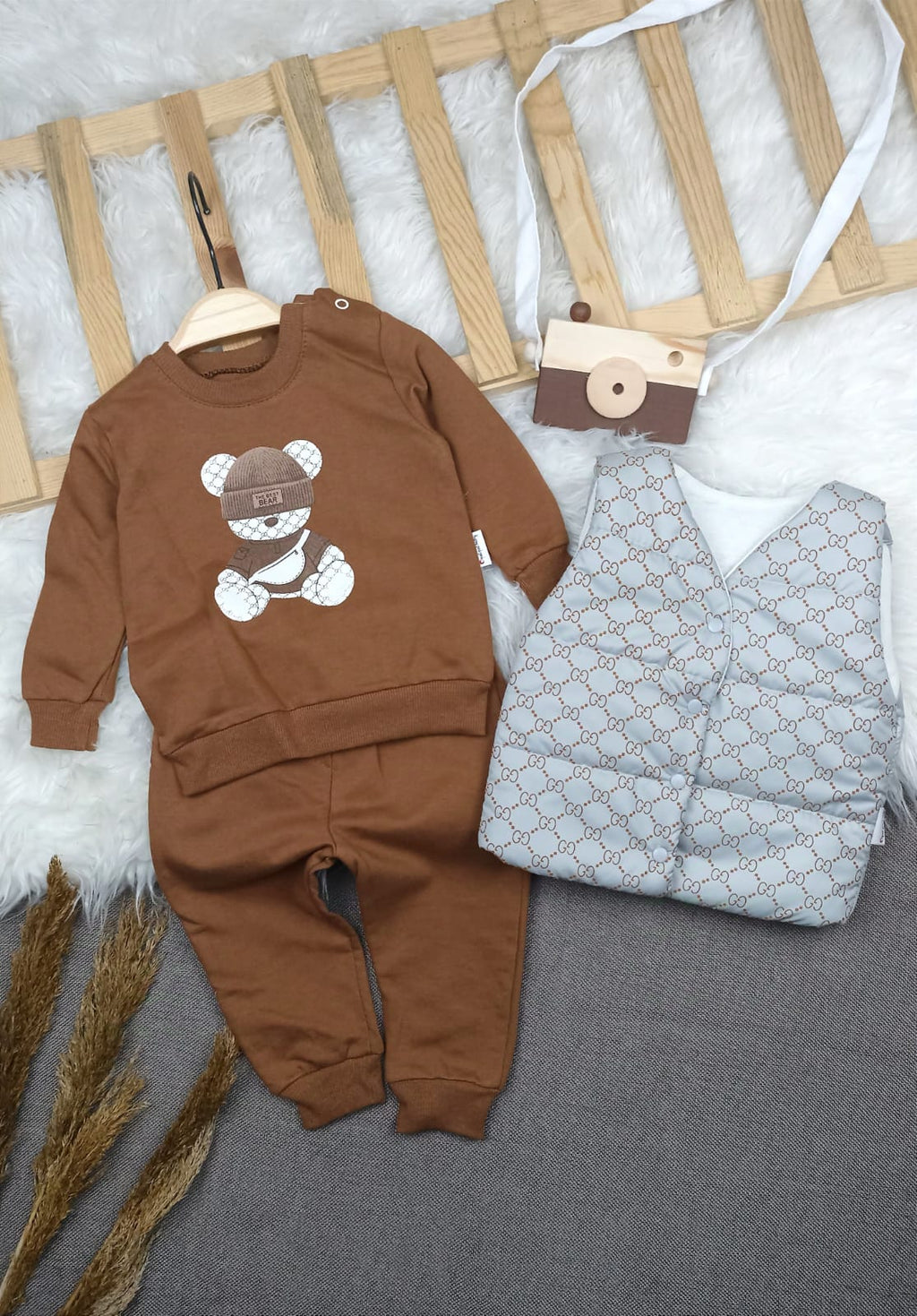 TKM-1192 GUCCİ DESEN ŞİŞME YELEKLİ 3'LÜ TAKIM  - Kahve / 3-6 Ay