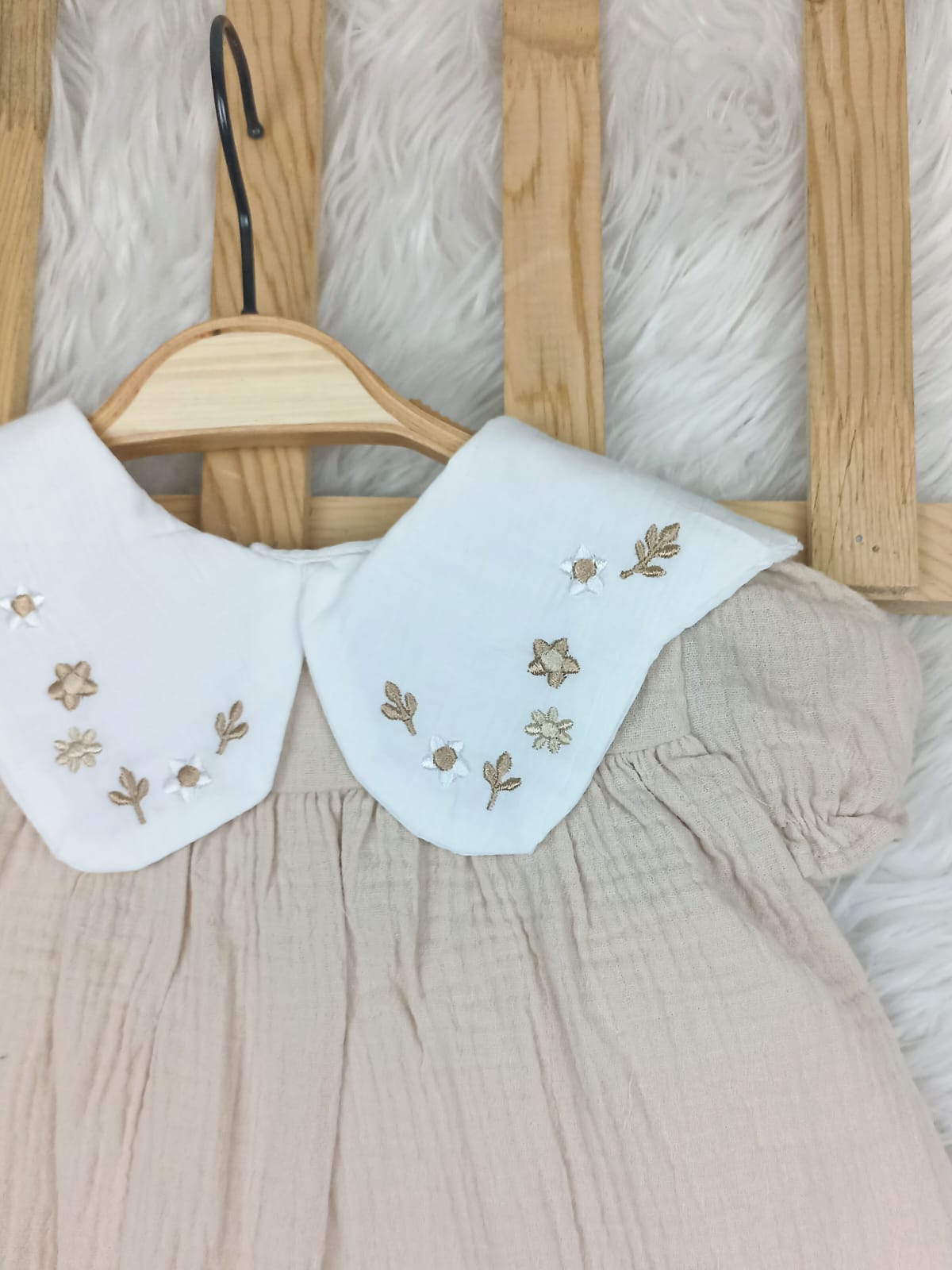 4206 YAKA NAKIŞ DETAYLI MÜSLİN ELBİSE  - 12-18 Ay