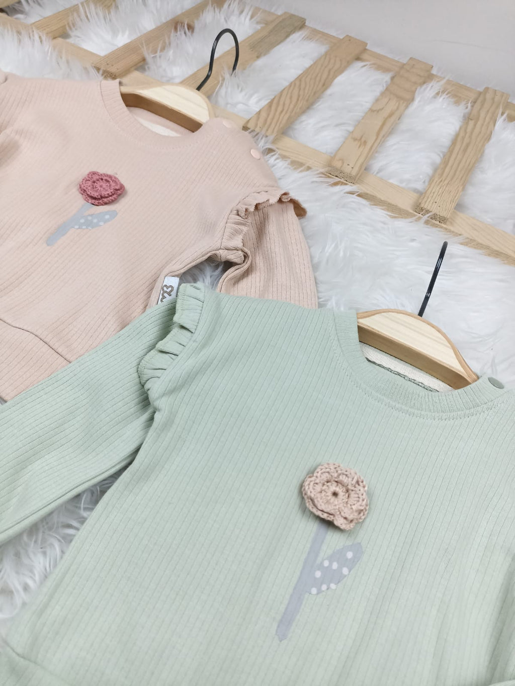 4513 ÇİÇEK NAKIŞLI OMUZ DETAYLI MEVSİMLİK TAKIM  - Yeşil / 6-9 Ay