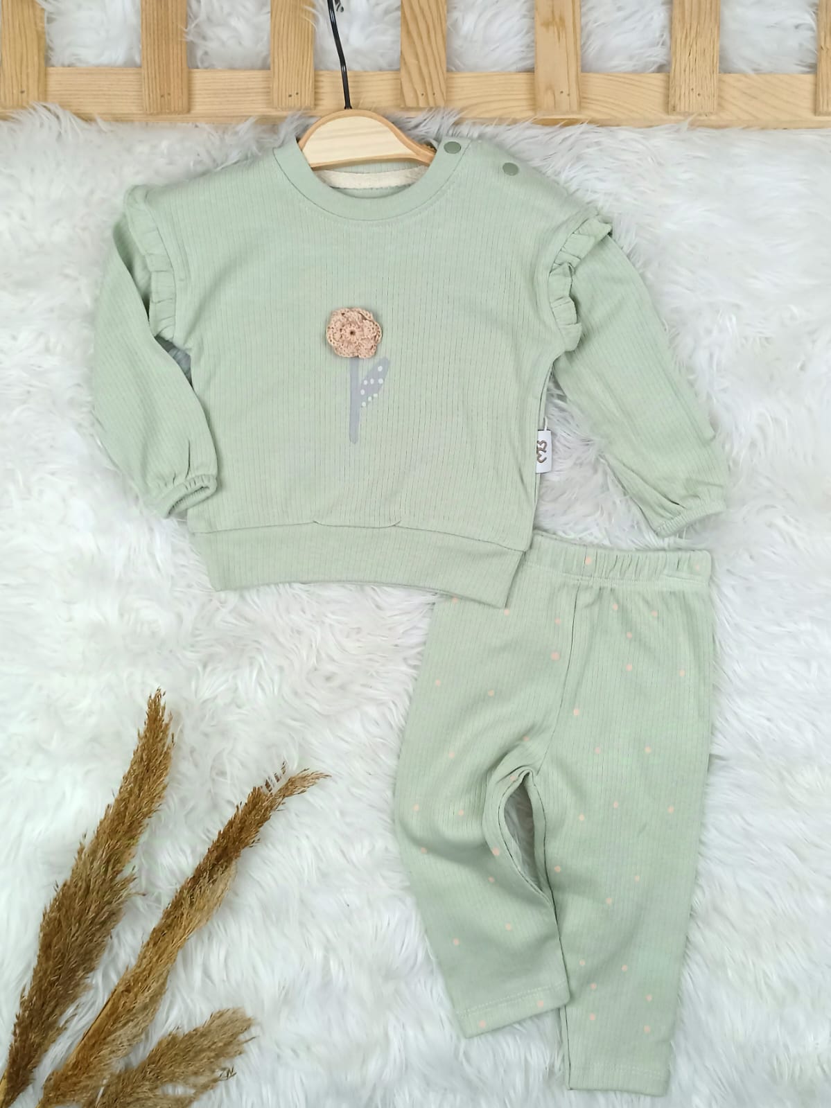 4513 ÇİÇEK NAKIŞLI OMUZ DETAYLI MEVSİMLİK TAKIM  - Yeşil / 3-6 Ay