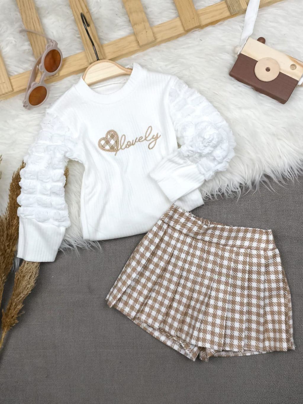 TKM-1175 KALPLİ LOVELY NAKIŞLI ŞORT ETEKLİ TAKIM  - 3 Yaş