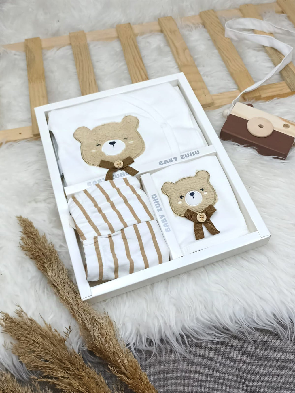 ZBN-2445 AYICIK ÇİZGİLİ ERKEK BEBEK 5'Lİ HASTANE ÇIKIŞI SETİ