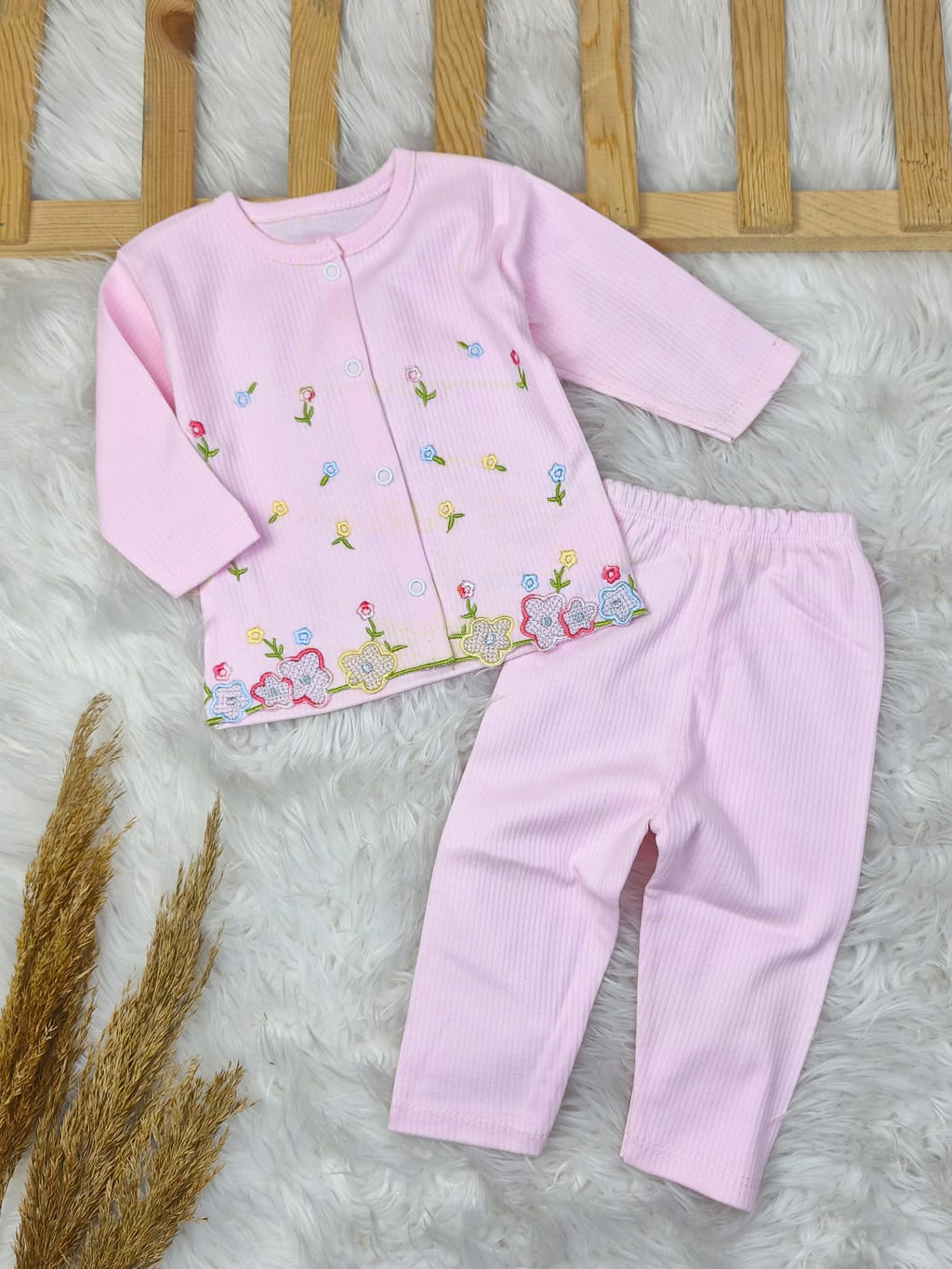 1922 ÇİÇEK NAKIŞ DETAYLI ÖNDEN ÇITÇITLI TAKIM  - Pembe / 3-6 Ay