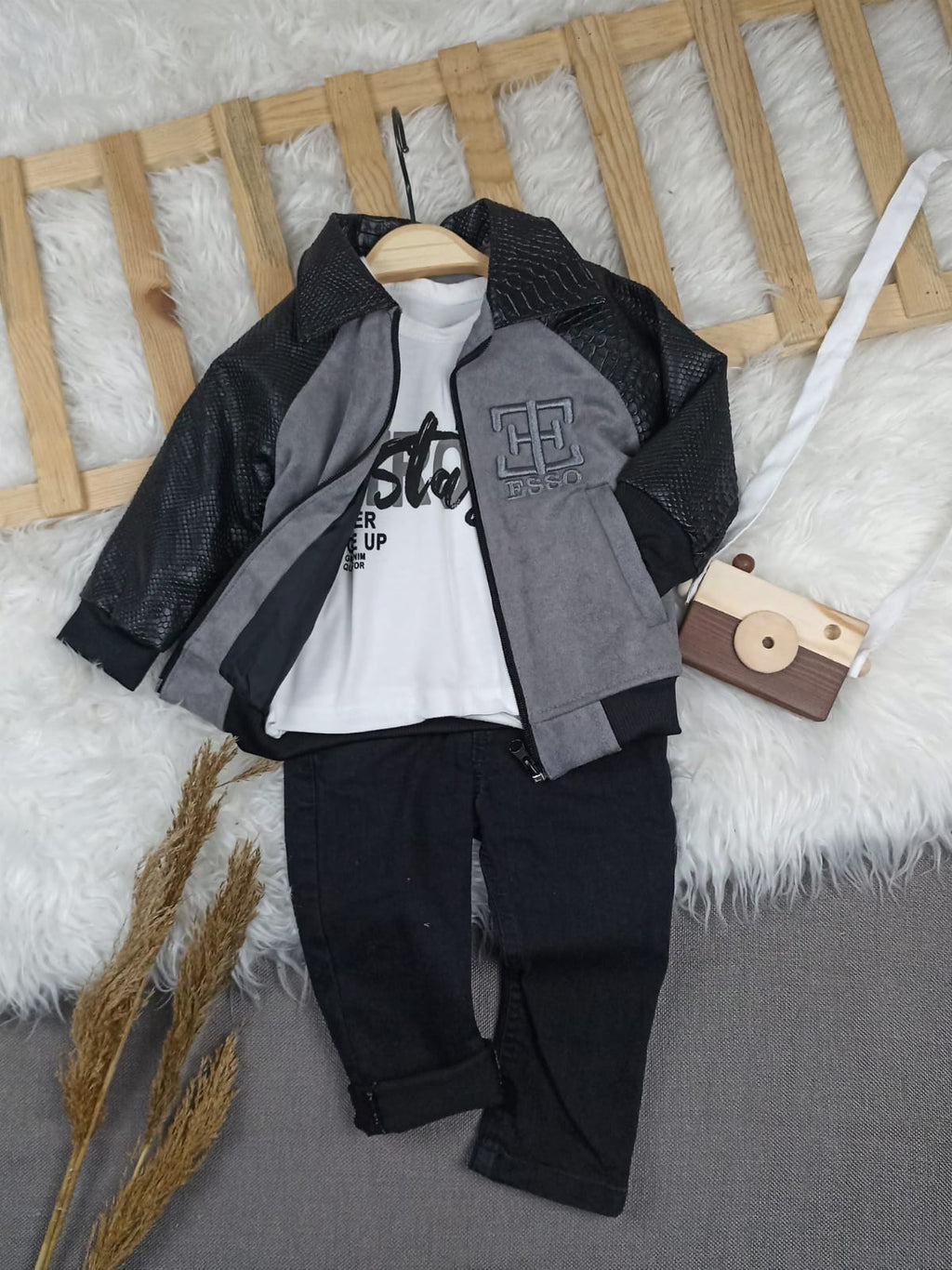 TKM-1130 DERİ DETAYLI MONTLU KOT PANTOLONLU 3'LÜ TAKIM - 9-12 Ay