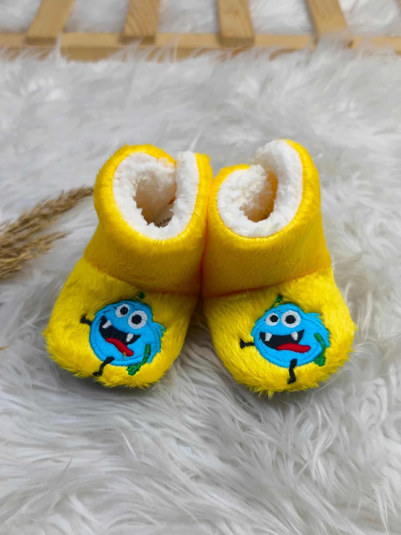 7033 SEVİMLİ CANAVAR PANDUF  - 20-21