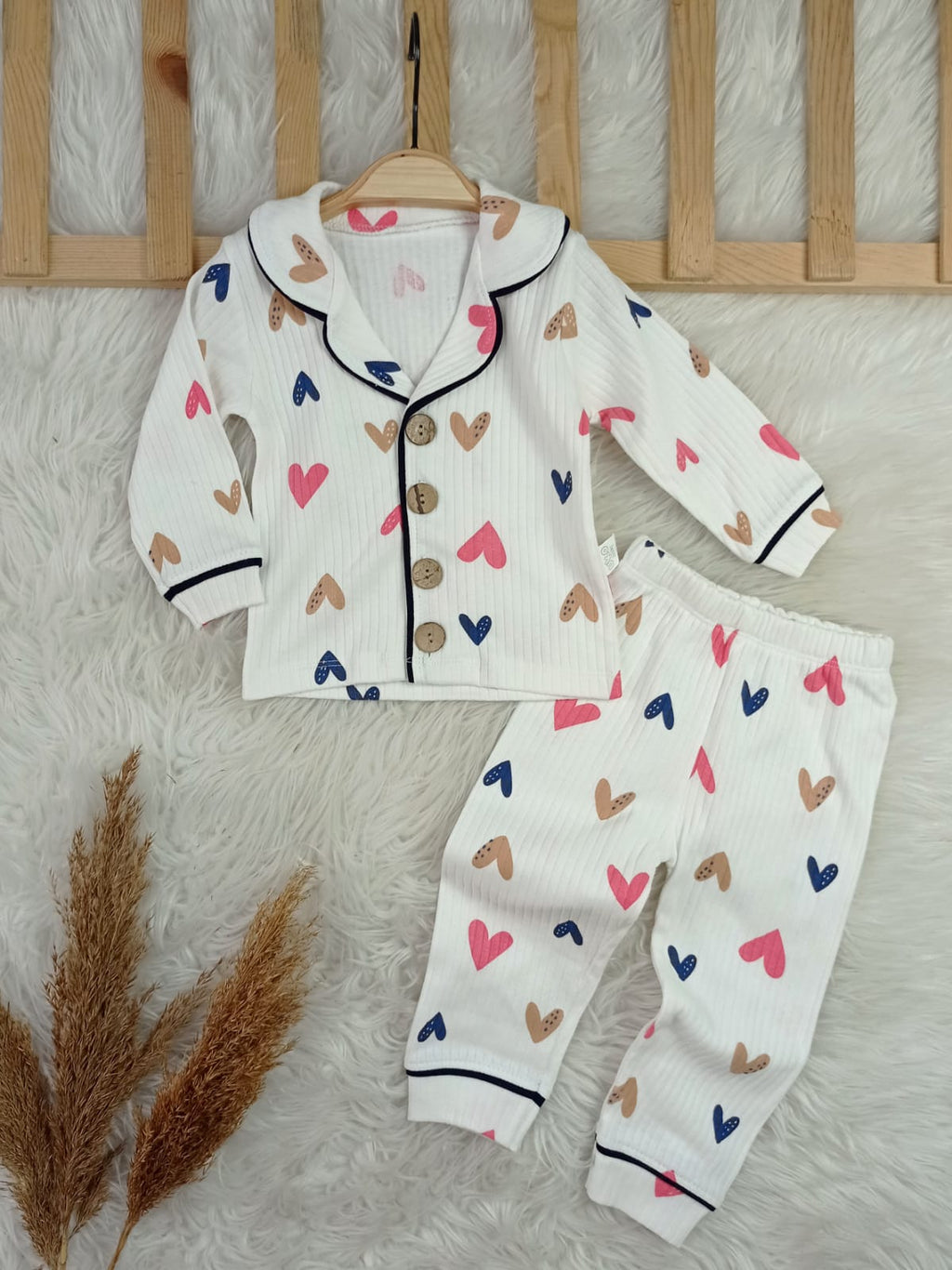4455 RENKLİ KALP ÖNDEN DÜĞMELİ BİYELİ PİJAMA TAKIMI  - 2 Yaş