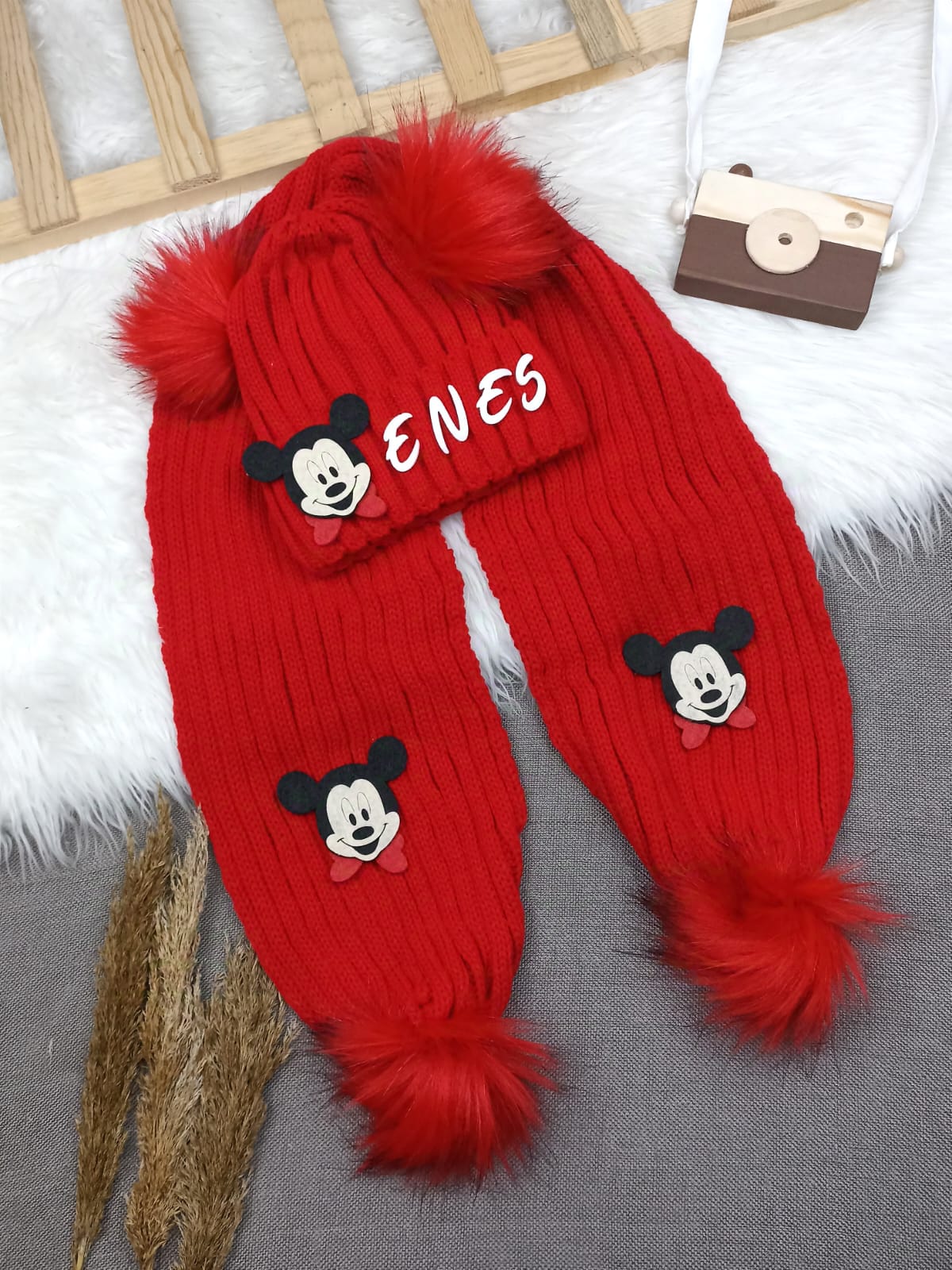 B0205 KIRMIZI PONPON ERKEK İSME ÖZEL TRİKO ATKI BERE SETİ  - 3