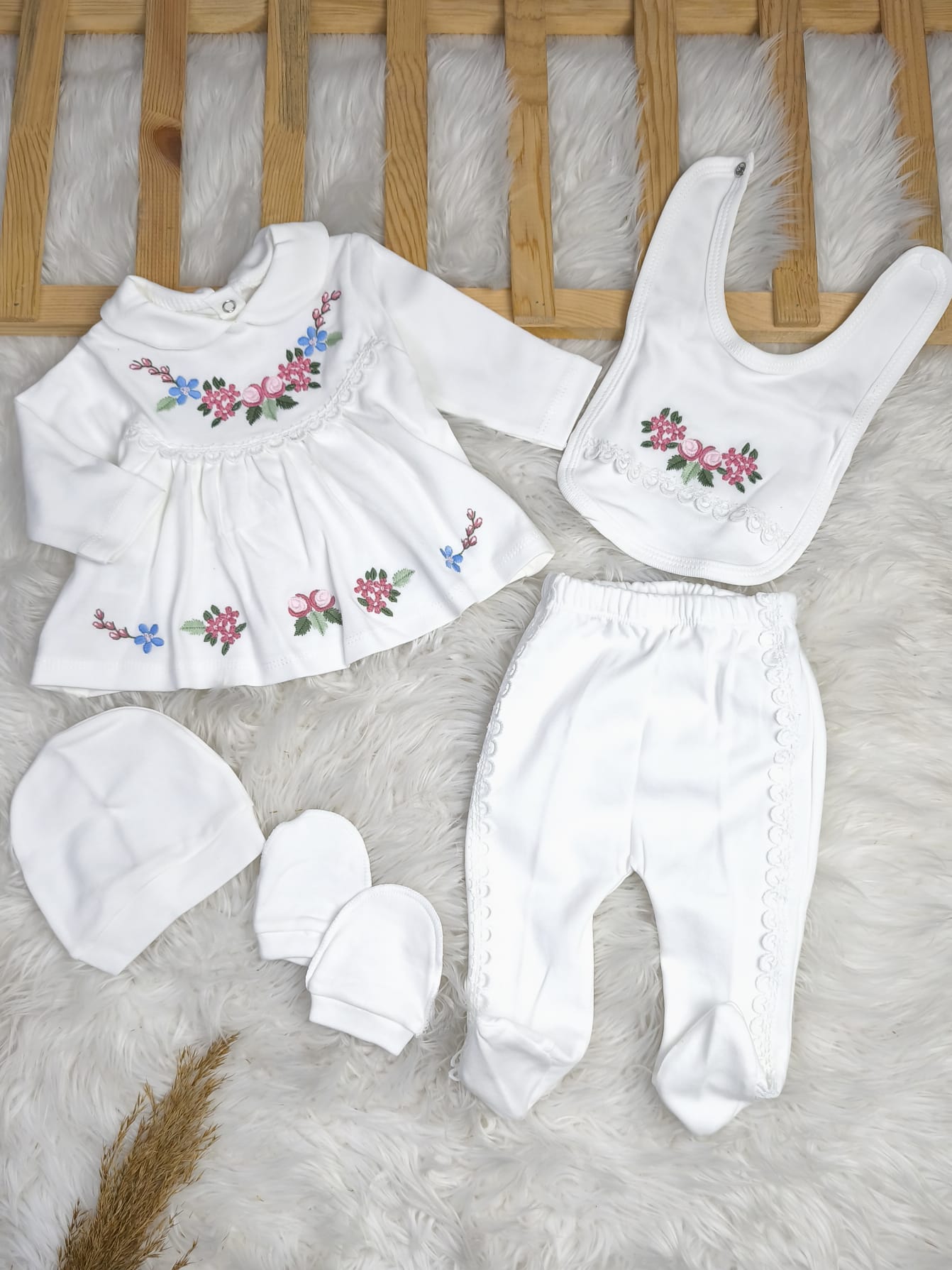 2453 ÇİÇEK NAKIŞLI 5'Lİ HASTANE ÇIKIŞI SETİ  - 0-3 Ay