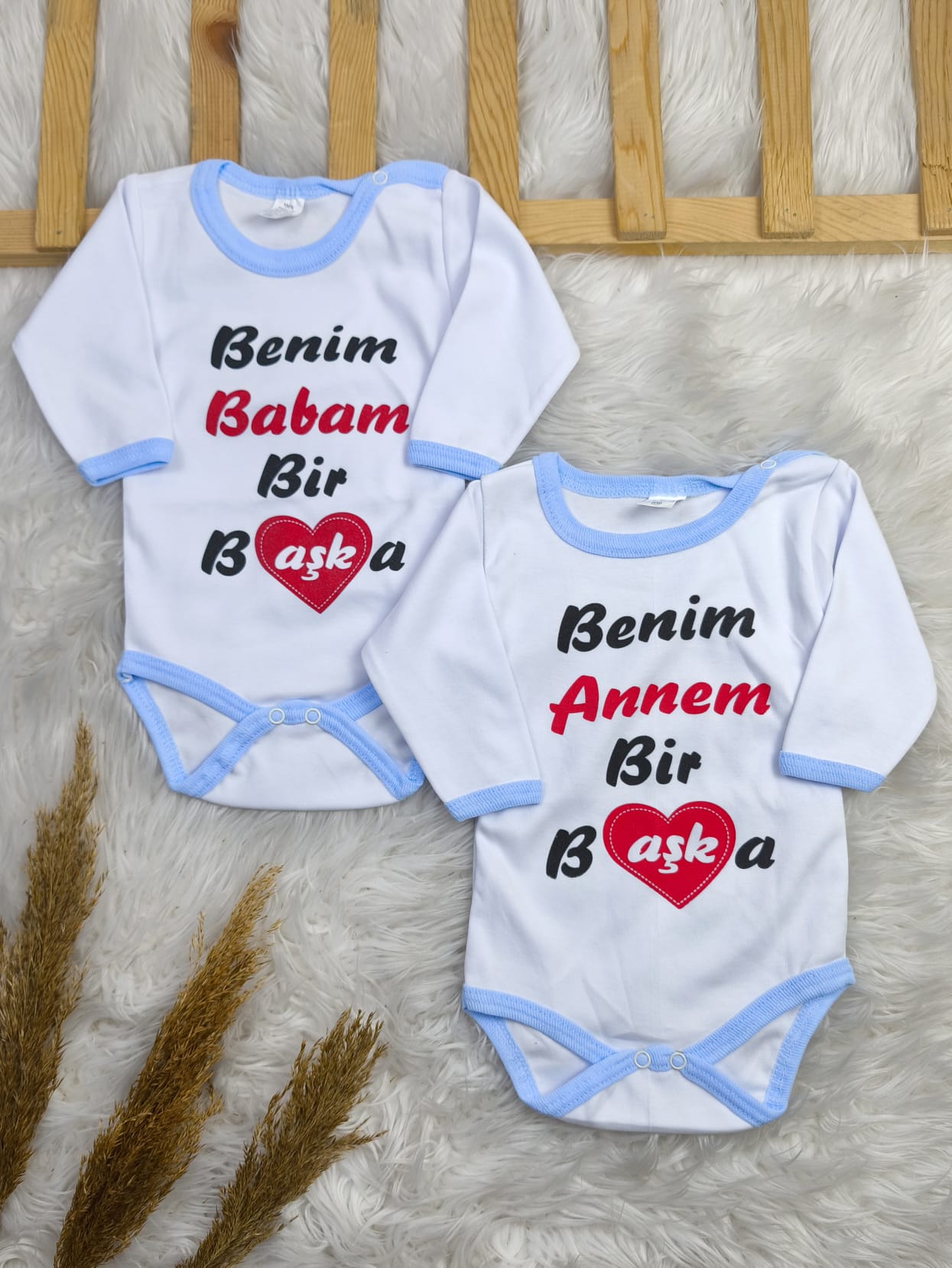 2582 ANNE & BABA YAZILI 2'Lİ UZUN KOL ÇITÇITLI BADY SETİ - Mavi / 0-3 Ay
