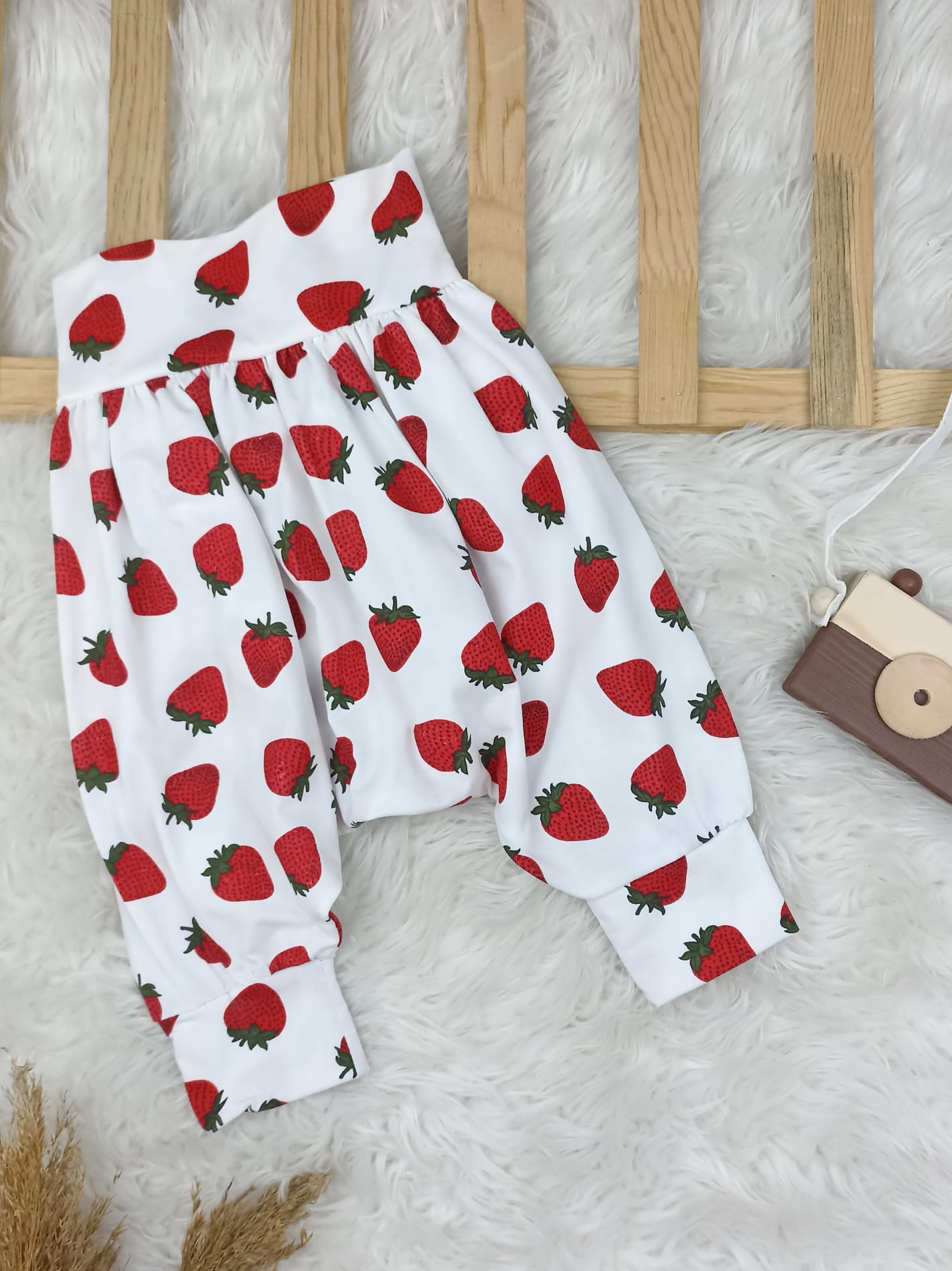 Kız Çocuk Çilek Desen Rahat  Kullanım Pamuk Kumaş Şalvar  - 1 Yaş