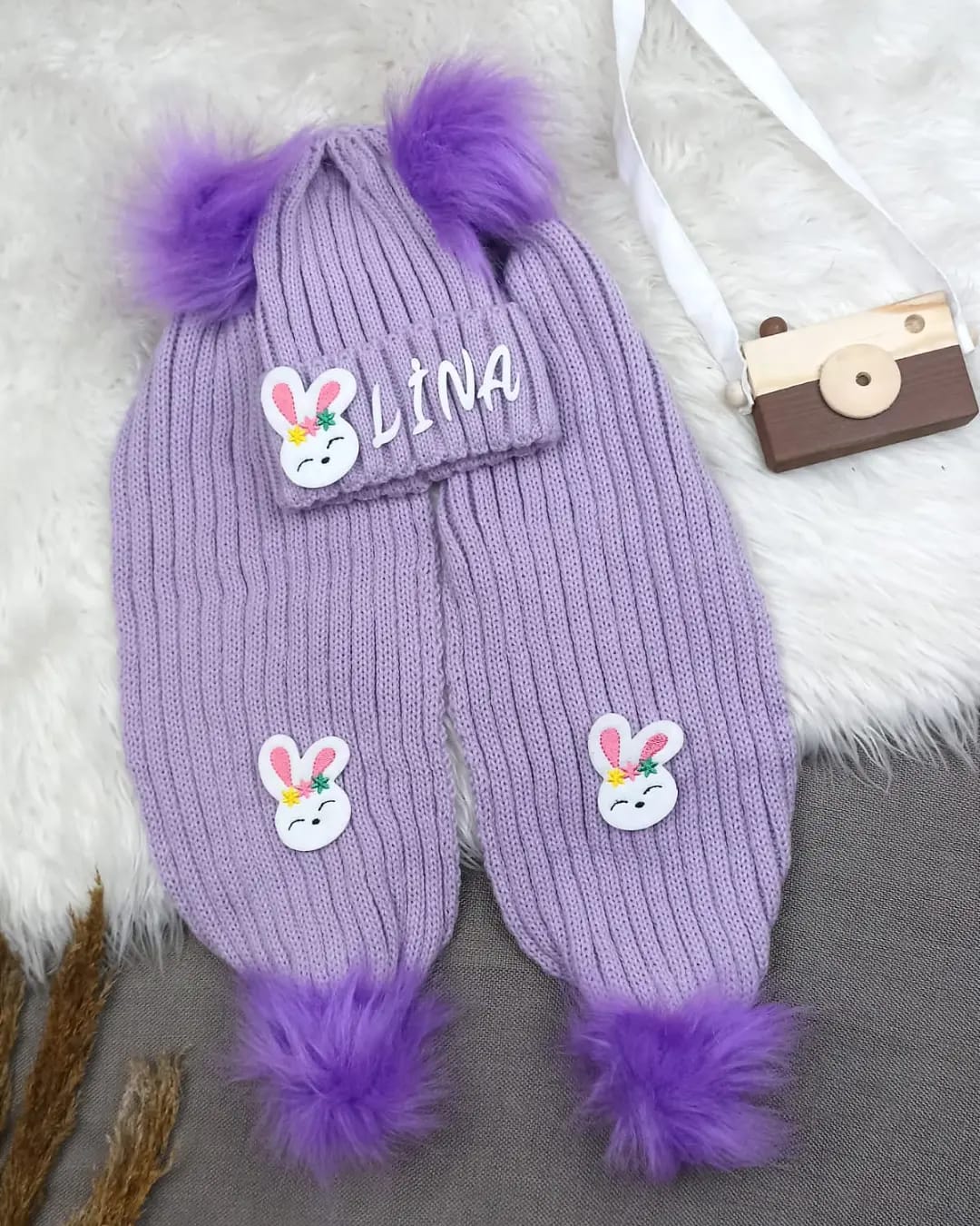 B0203 LİLA-MOR İSME ÖZEL TRİKO ATKI BERE SETİ  - 1